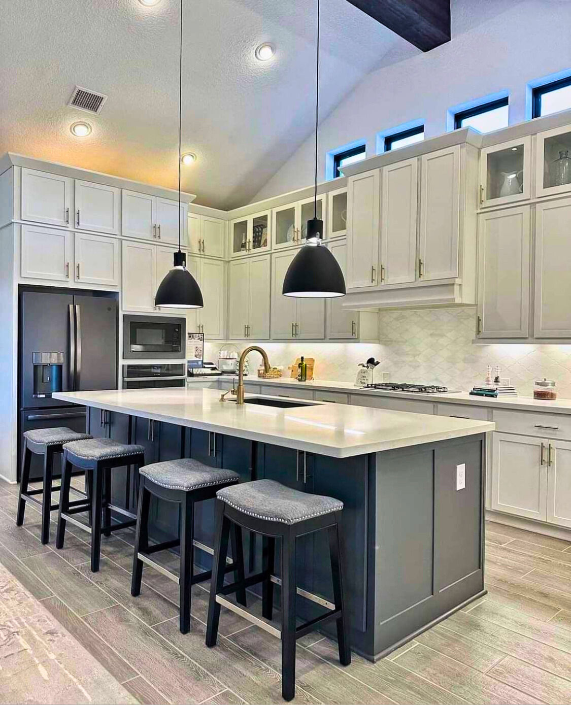 Beautifully remodeled modern kitchen